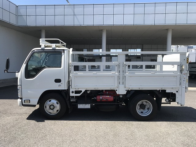 いすゞ エルフ 小型 平ボディ 2RG-NKR88A(111681) 4枚目