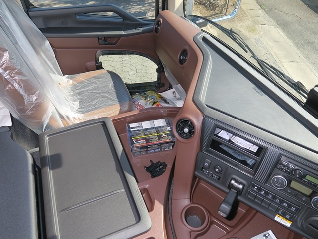 日野 プロフィア 大型 コンテナ専用車 2DG-FS1AHE(105138) 29枚目