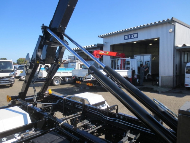 三菱ふそう ファイター 中型 コンテナ専用車 2KG-FK72F(112723) 13枚目