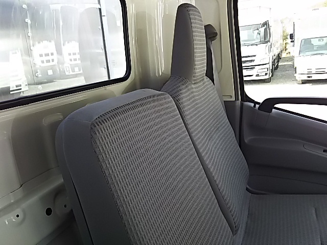 日野 デュトロ 小型 バン TKG-XZU710M(7873) 46枚目