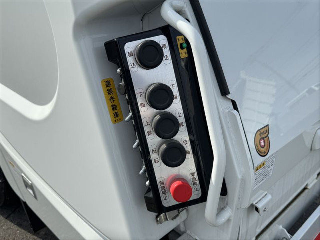 三菱ふそう キャンター 小型 塵芥車（プレス式） 2RG-FEAV0(107165) 6枚目