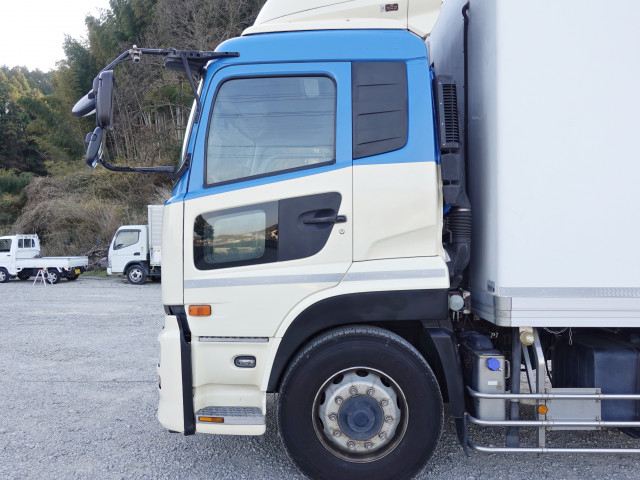 UDトラックス（日産） クオン 大型 冷蔵冷凍バン QKG-CD5ZA(99601) 16枚目