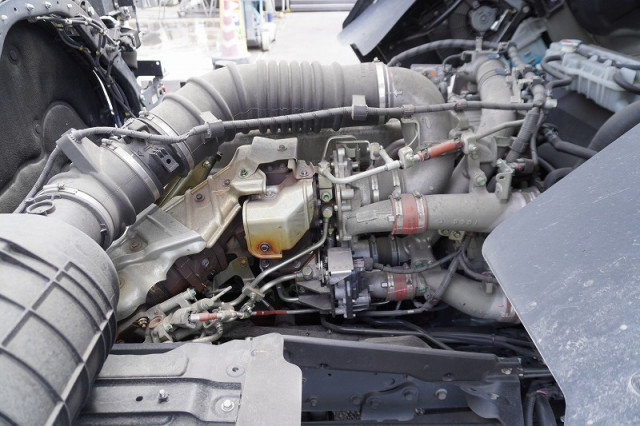 日野 プロフィア 大型 冷蔵冷凍バン 2DG-FW1AHC(108635) 17枚目