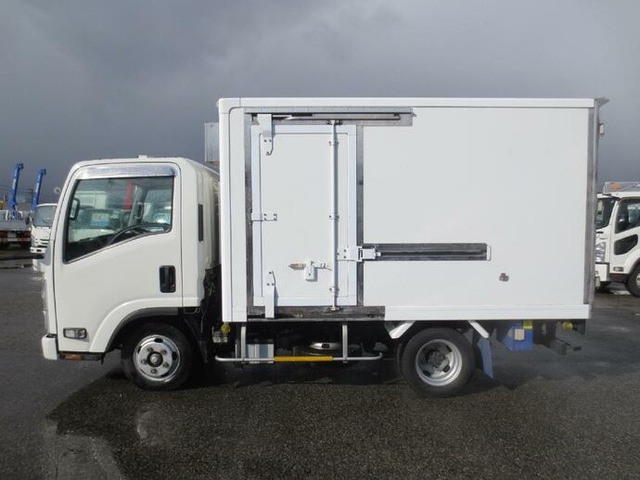 いすゞ エルフ 小型 冷蔵冷凍バン TPG-NLR85AN(8590) 8枚目