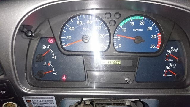 UDトラックス（日産） コンドル 中型 バン BDG-MK36D(2212) 15枚目