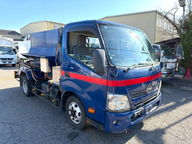 Hino dutro Small Tank truck TKG-XZU702M(97781) 2枚目