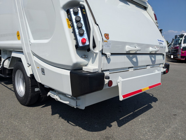 三菱ふそう キャンター 小型 塵芥車（プレス式） 2RG-FEAV0(108609) 9枚目