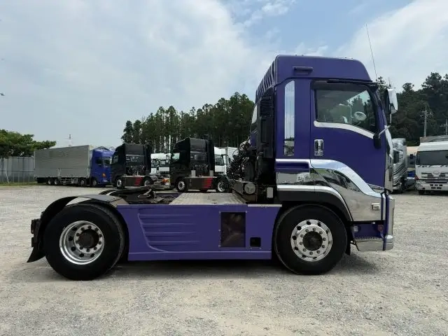 いすゞ ギガ 大型 トラクタ QKG-EXD52BD(108639) 4枚目