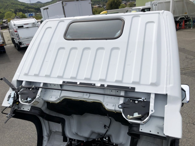 三菱ふそう キャンター 小型 平ボディ 2RG-FBA20(108895) 28枚目
