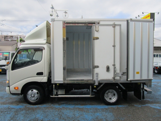 日野 デュトロ 小型 保冷バン 2RG-XZC605M(112384) 10枚目
