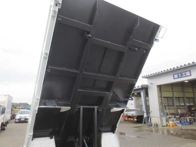 三菱ふそう キャンター 小型 土砂ダンプ 2RG-FBA60(113570) 12枚目