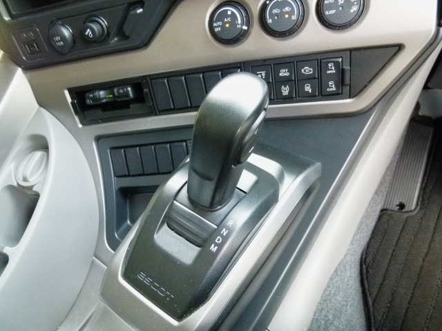 UDトラックス（日産） クオン 大型 ウィング 2RG-CD5FA(112318) 29枚目