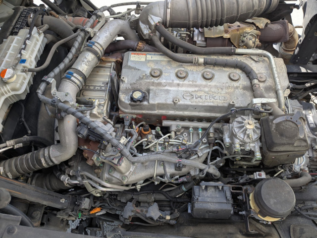 日野 プロフィア 大型 冷蔵冷凍バン 2DG-FS1AHG(105663) 43枚目