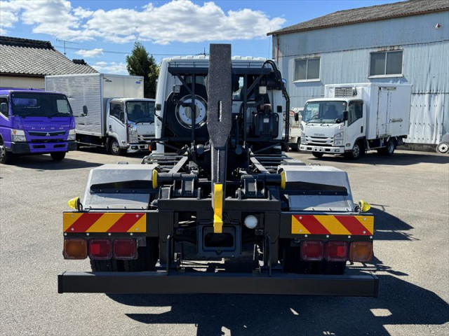 三菱ふそう ファイター 増トン コンテナ専用車 2KG-FK62FZ(112885) 10枚目