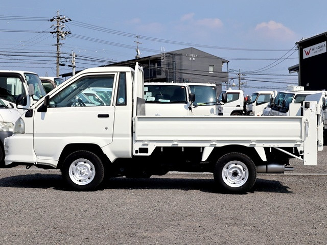 トヨタ ライトエース 小型 平ボディ GK-KM70(109215) 9枚目