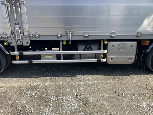 日産自動車 クオン 大型 ウィング 2PG-CG5CA(106657) 33枚目