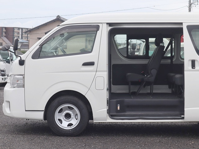 トヨタ ハイエース 小型 バン CBA-TRH214W(109968) 10枚目