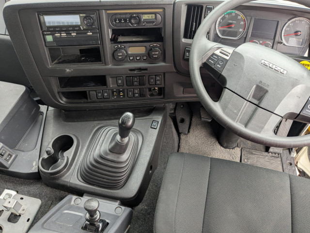 いすゞ ギガ 大型 ウィング 2PG-CYJ77C(112598) 28枚目