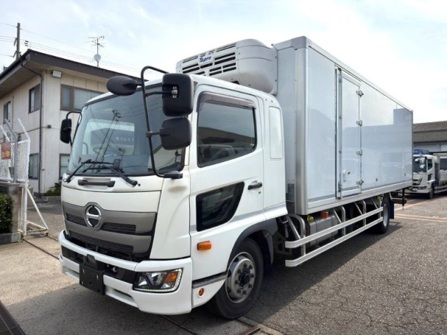 日野 レンジャー 増トン 冷蔵冷凍バン 2KG-FE2ABG(110446) 1枚目
