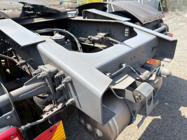 UDトラックス（日産） クオン 大型 トラクタ 2RG-GK5DAB(105307) 8枚目