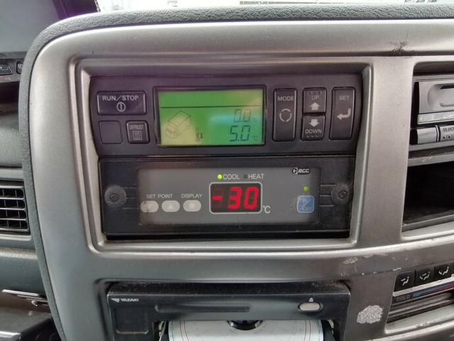 UDトラックス（日産） コンドル 中型 冷蔵冷凍バン PB-MK36A(5519) 11枚目