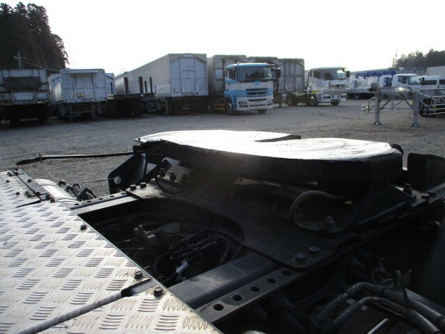 UDトラックス（日産） クオン 大型 トラクタ QPG-GK5XAB(9275) 23枚目