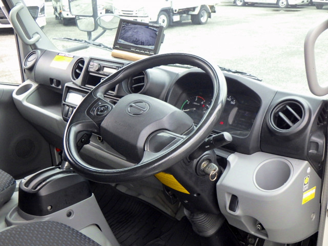 日野 デュトロ 小型 冷蔵冷凍バン 2RG-XZC605M(109190) 45枚目