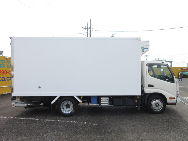 日野 デュトロ 小型 冷蔵冷凍バン 2RG-XZU655M(109085) 6枚目