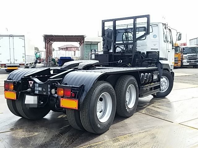 UDトラックス（日産） ビッグサム 大型 トラクタ KL-CW632GHT(8803) 3枚目