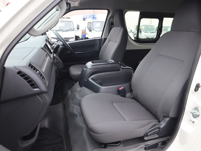 トヨタ ハイエース 小型 バン CBA-TRH214W(109968) 29枚目