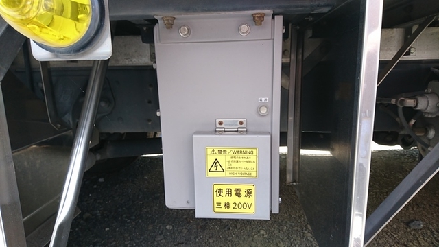 UDトラックス（日産） コンドル 中型 冷蔵冷凍バン SKG-MK38(1936) 29枚目