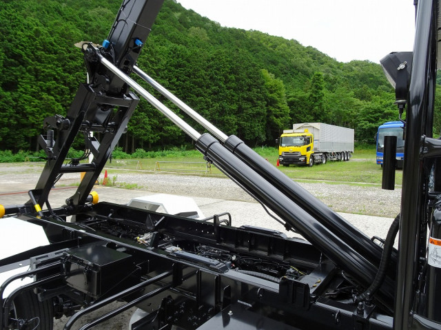 三菱ふそう ファイター 中型 コンテナ専用車 2KG-FK62F(107181) 13枚目