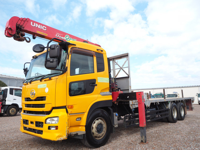 UDトラックス（日産） クオン 大型 平ボディ（クレーン付） LDG-CW5ZL(100935) 1枚目