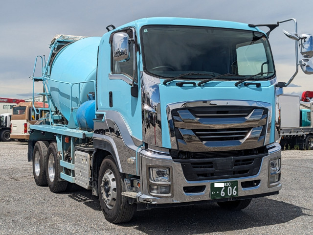 いすゞ ギガ 大型 ミキサー車 2KG-CXZ60CT(111830) 2枚目