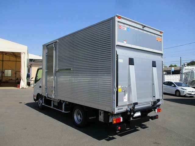 日野 デュトロ 小型 バン 2RG-XZU710M(9552) 5枚目