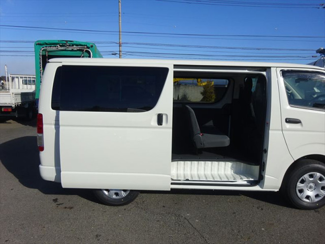 トヨタ ハイエース 小型 Translation missing: ja.item.body_keijou_enum.body_keijou_light_van 3BF-TRH200V(97597) 5枚目