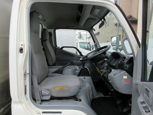日野 デュトロ 小型 バン TKG-XZC655M(6604) 32枚目
