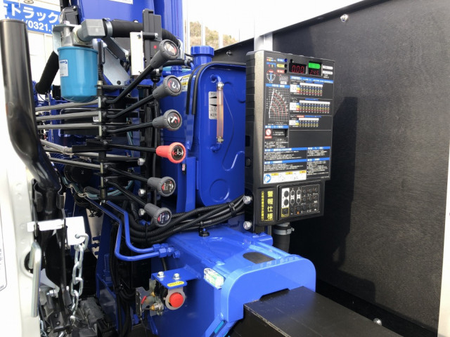 三菱ふそう ファイター 中型 平ボディ（クレーン付） 2KG-FK62F(106375) 20枚目