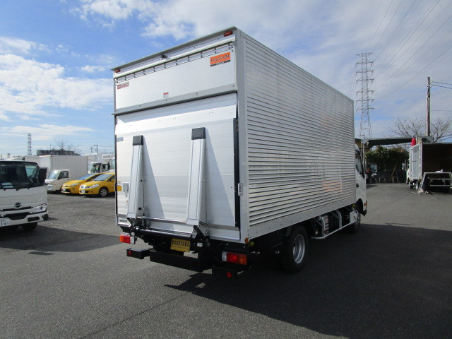 日野 デュトロ 小型 バン 2WG-XZU713N(111501) 4枚目
