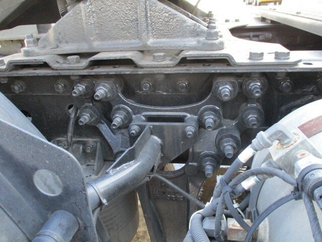UDトラックス（日産） クオン 大型 トラクタ QKG-GK5XAB(8989) 10枚目