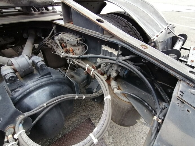 UDトラックス（日産） クオン 大型 トラクタ AKG-GK4XAB(5650) 13枚目