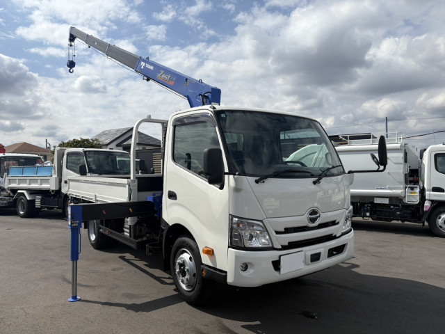 日野 デュトロ 小型 平ボディ（クレーン付） 2KG-XZU712M(92969) 2枚目