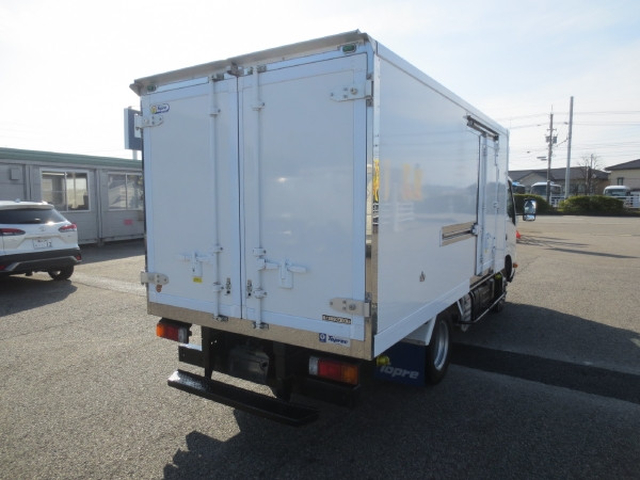日野 デュトロ 小型 冷蔵冷凍バン 2RG-XZU645M(102490) 4枚目