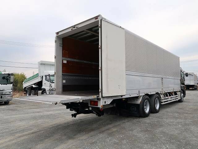 UDトラックス（日産） クオン 大型 ウィング QKG-CD5ZA(38807) 7枚目