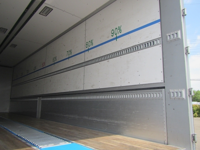 UDトラックス（日産） クオン 大型 ウィング QKG-CG5ZA(7962) 28枚目