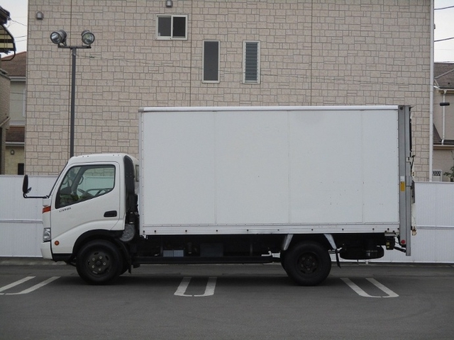 トヨタ ダイナ 小型 バン KK-XZU412(6682) 6枚目