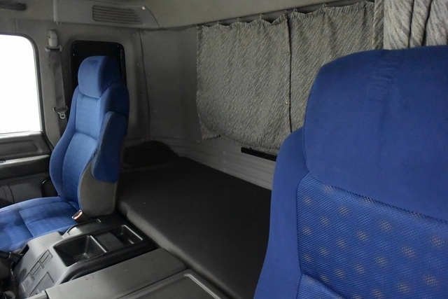 いすゞ ギガ 大型 ウィング LKG-CYJ77A(3824) 29枚目