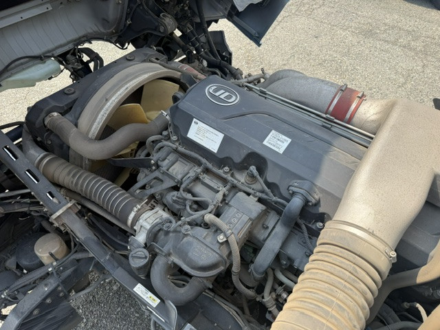 UDトラックス（日産） クオン 大型 Translation missing: ja.item.body_keijou_enum.body_keijou_carrier_other QKG-CG5ZA(110783) 27枚目