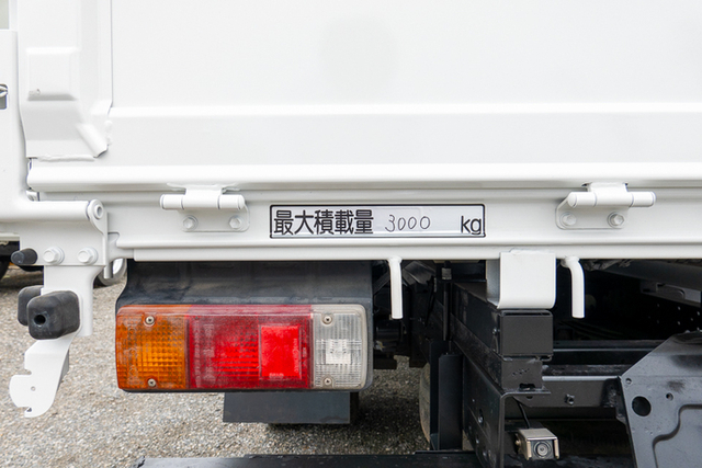 トヨタ ダイナ 小型 平ボディ（クレーン付） TKG-XZU650M(9993) 7枚目