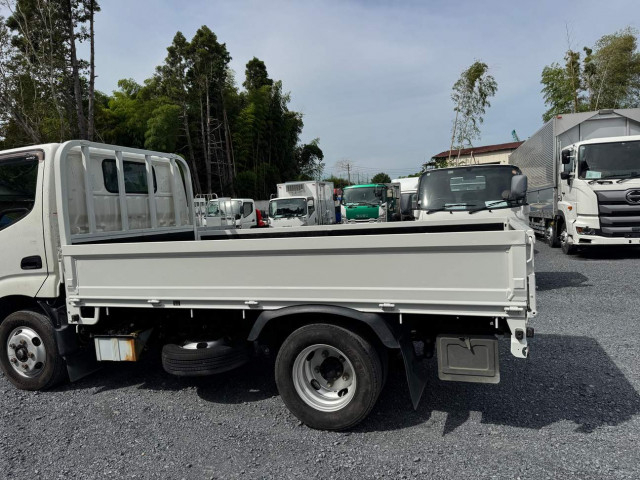 日野 デュトロ 小型 平ボディ TPG-XZC605M(111697) 9枚目